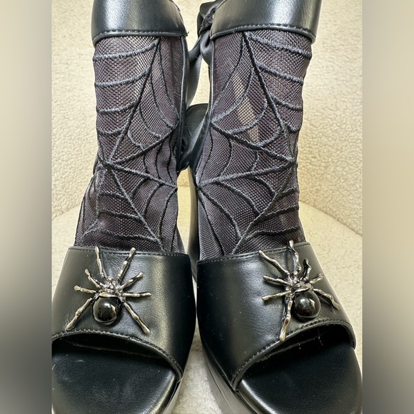 Dolls Kill Trickz N’ Treatz Weave The Night black platform heels spider web 7 - Picture 4 of 12